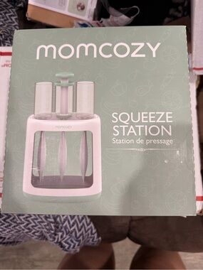 Momcozy Squeeze Station + 25 Infantino Reusable Squeeze Pouches – New